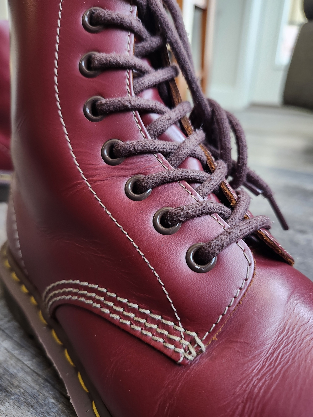 Dr. Martens Vintage 1460 Made In England Burgundy / Oxblood Quilon White Stitch - Picture 12 of 16